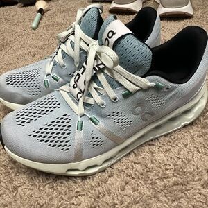 Oncloud cloudsurfer size 8